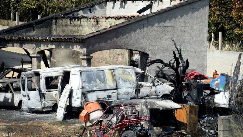 الحرائق التهمت سيارات وبعض الغابات في فرنسا